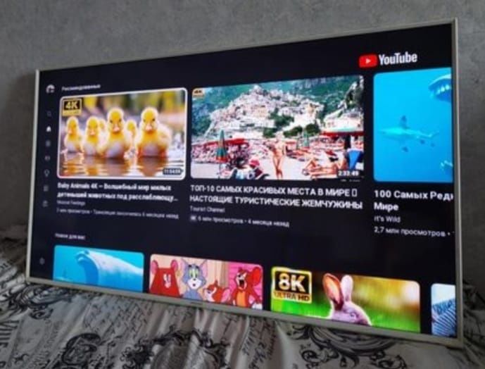 Смарт телевизор Samsung 101см. Белые рамки. С кронштейном.