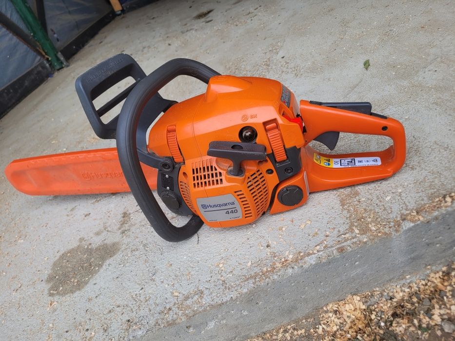 De vânzare drujbă husgvarna 440.