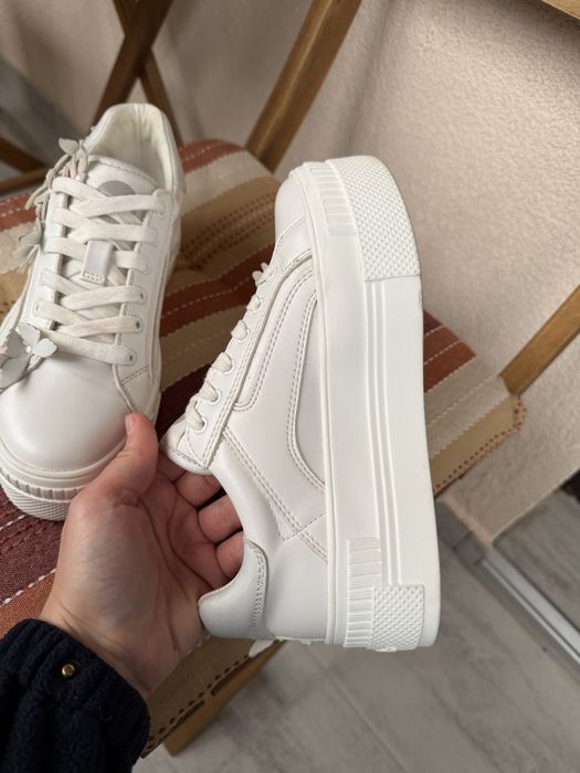 Adidasi albi pentru nunta sau cununie