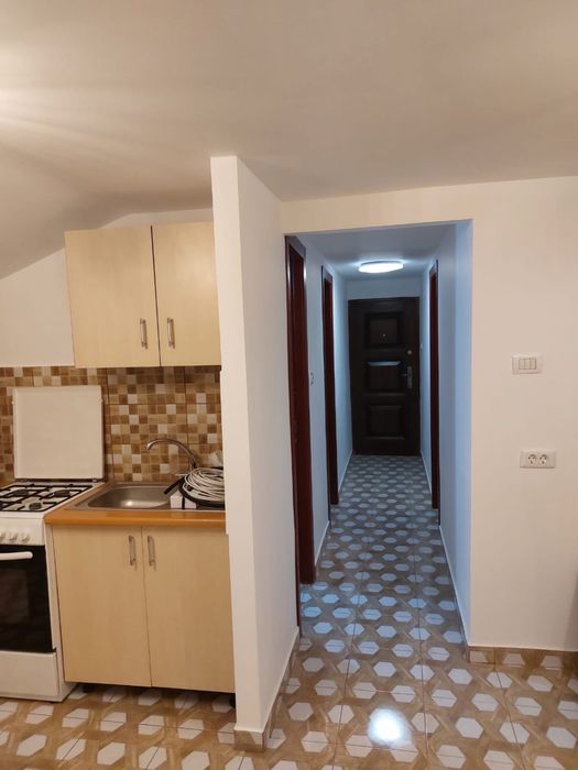 Inchiriez apartament 3 camere