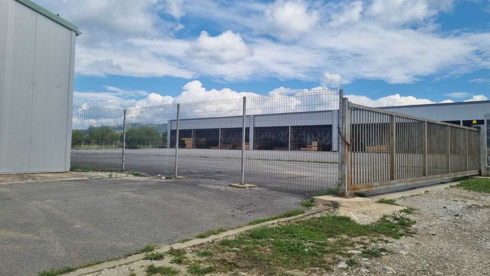Teren , depozit, magazie, industriale