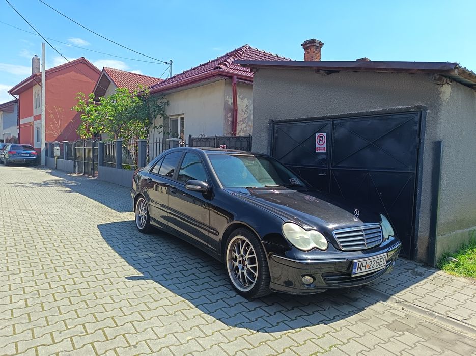 Vând sau schimb Mercedes C220