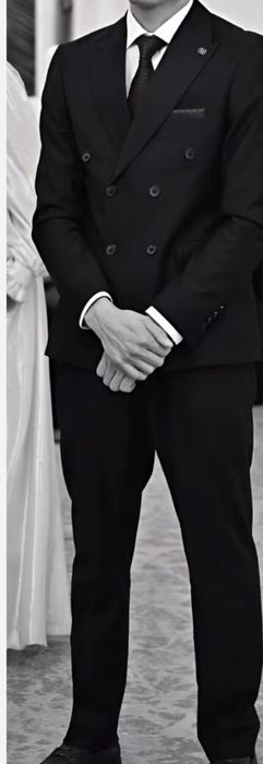 Косюм черный новый