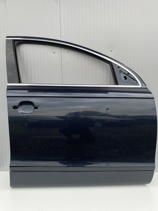 USA Dr  fata Audi Q 7 cod de culoare LC5F
