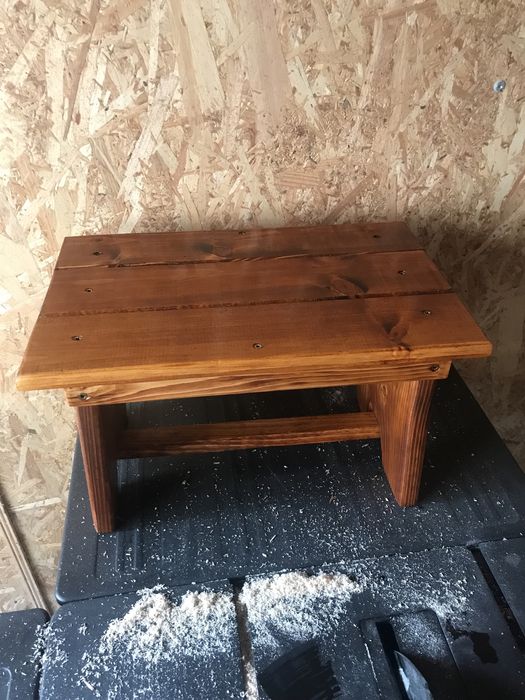 Изработване на Дървени столчета-35лв.бр.