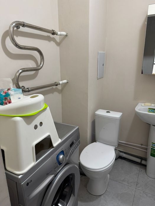 Продам срочно . Ванна . Раковина. Унитаз