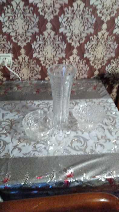 Продаётся хрусталь.