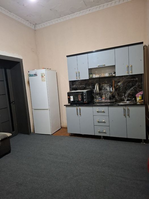 Uchastka betonka yul yoqasida