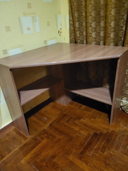 Стол компьютерный угловой