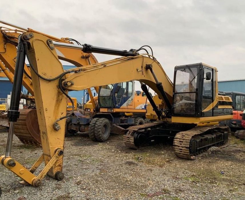 Dezmembrez excavator pe șenile Caterpillar 320N, 320B, 320C – piese