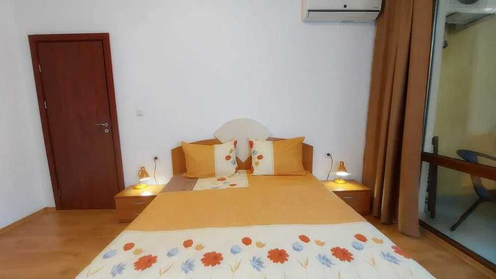 Дава се под наем Двустаен апартамент в Свети Влас - 69 кв.м за 300 € - Снимка #1