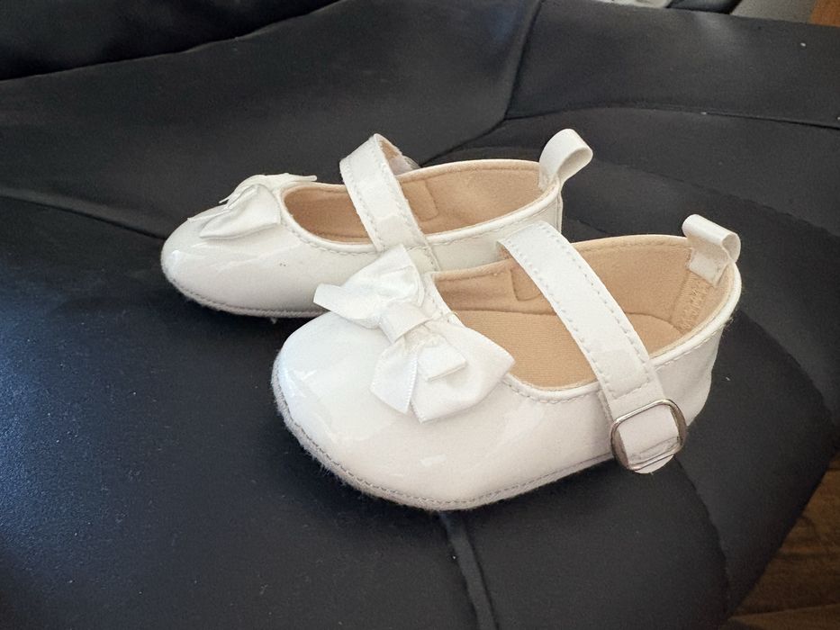 Лачени пантофки за повод