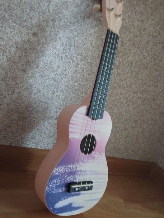 Музыкальный инструмент укулеле