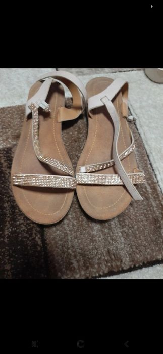 Vînd  sandale  mărime 37,mai multe detalii prin mesaje