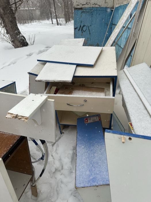 Отдам даром полки и шкафы