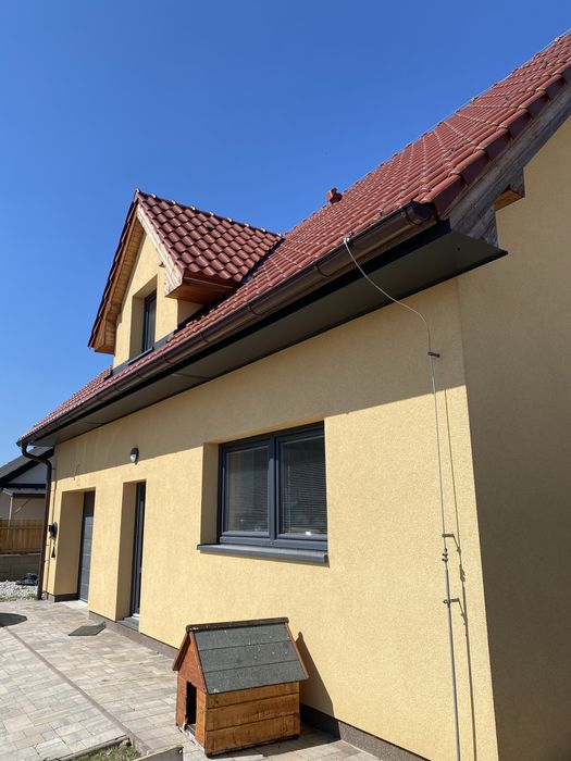 Reparatii acoperisuri montaj tigla metalica dulgherie mansarde terase