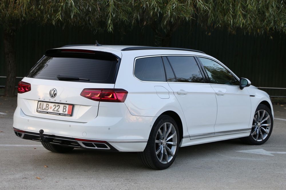 VW PASSAT B8,5 2020 RLine / 2.0 190cp Euro6 / Virtual / IQ Led / Carplay / Camere / Keyless / NaviMare / Impecabil