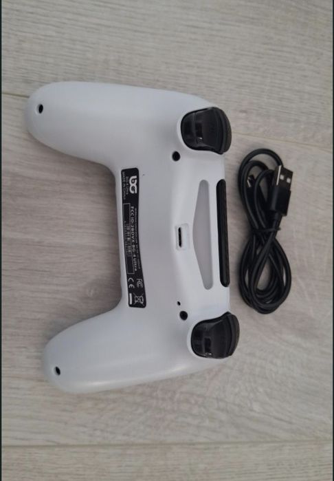 Controler Wireless PS4 Compatibil Joystick cu Turbo Dublă Vibrație – Alb