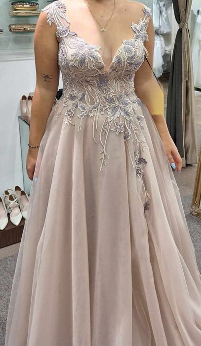 Продавам бална рокля