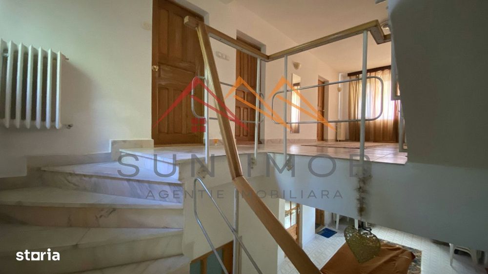 Vila de vanzare, teren 3100 mp, 7 camere, 6 grupuri sanitare, 3 CT, an