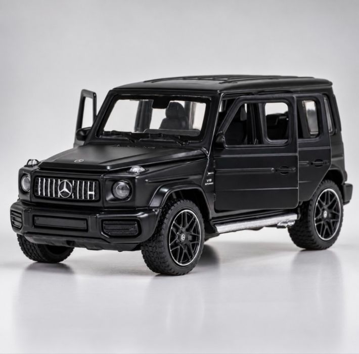 Метална количка Mercedes-Benz AMG G63 1:32 – Pull-Back, светлини и звуци, отварящи врати, черна