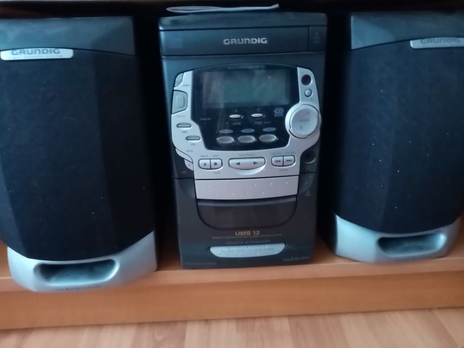 Vind combină muzicala cu sidi și telecomanda