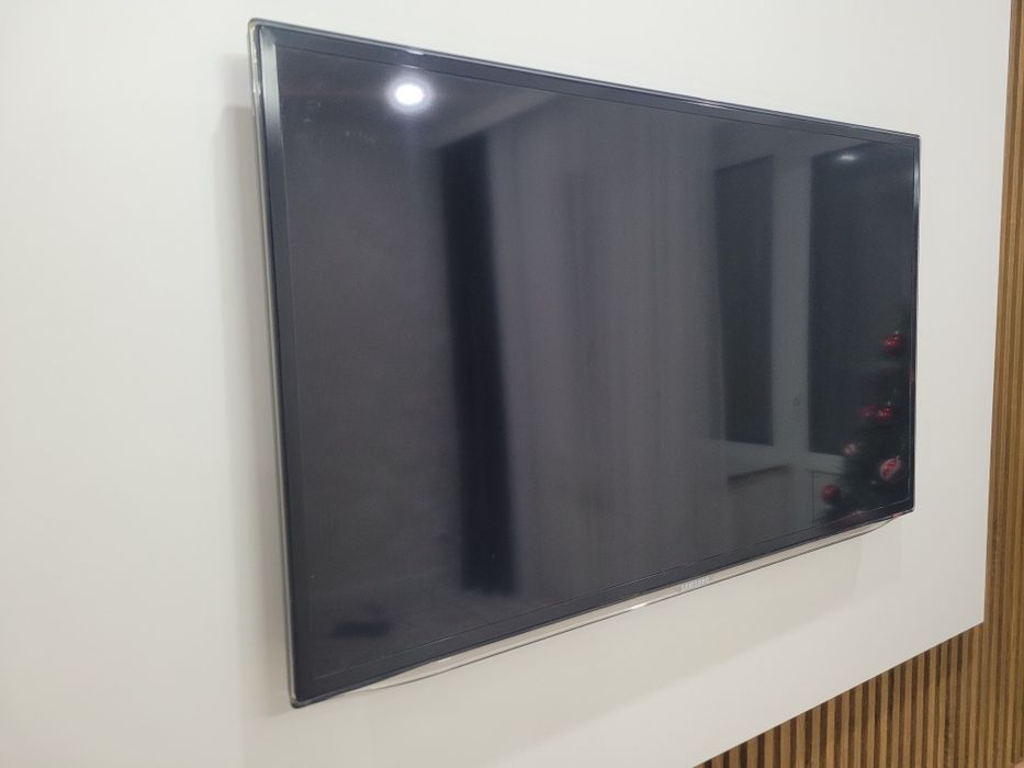 Продам телевизор 109 см