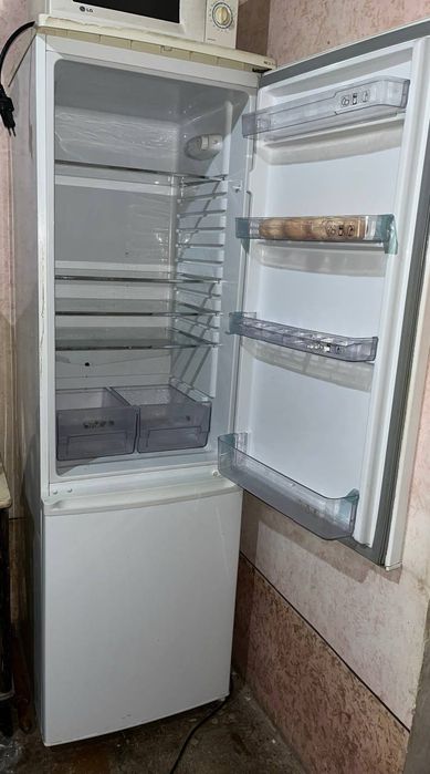 Холодильник / muzlatgich