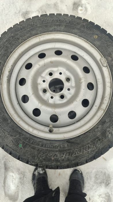 Продам шины с дисками.