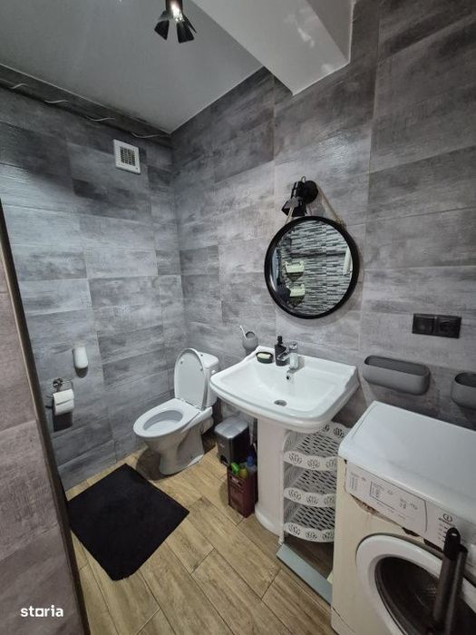 apartament cu 2 camere,terasa de 30 mp,etaj intermediar,zona Vivo