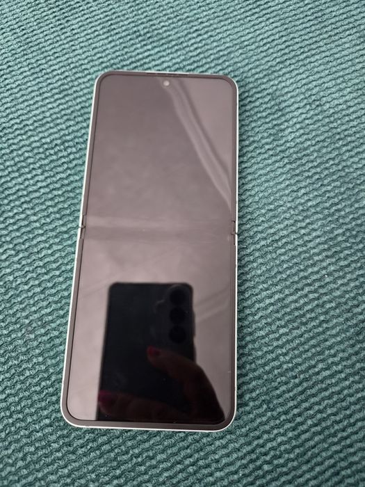 Samsung Z Flip 6