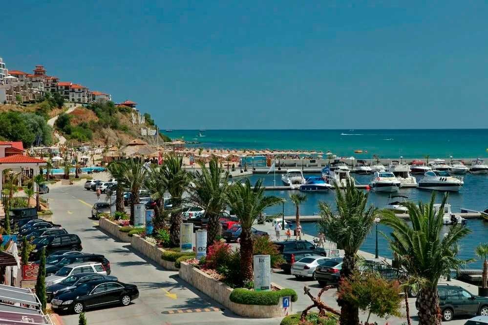 Продава се Четиристаен апартамент в Свети Влас - 300 кв.м за 1127 €/кв.м - Снимка #23