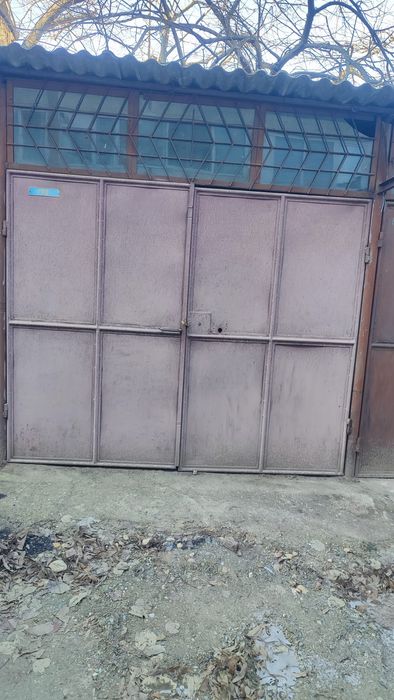 Închiriez garaj zona polivalentă