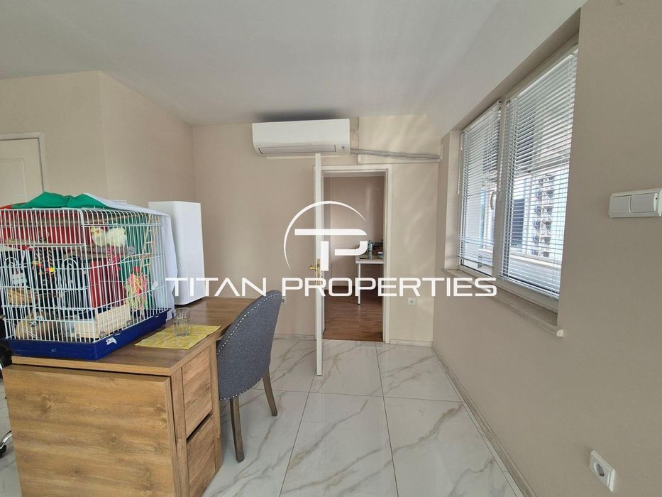 Продава се Тристаен апартамент в Пловдив, Кършияка - 220 кв.м за 2046 €/кв.м - Снимка #3