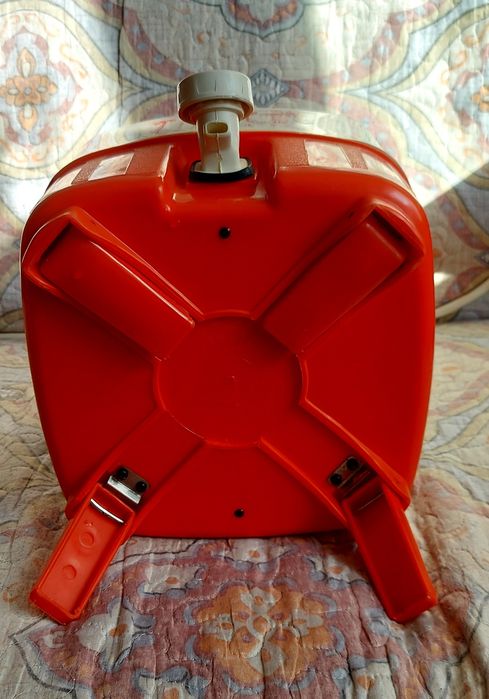 Продам термос для пикника.