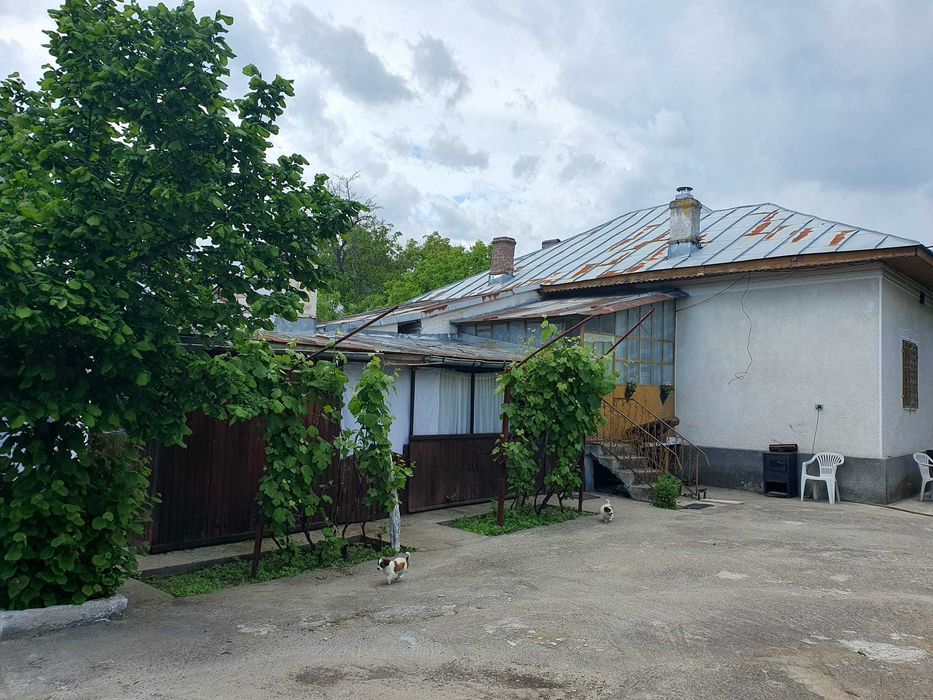 Vand casa 4 camere in Balcesti sau schimb cu apartament in Craiova