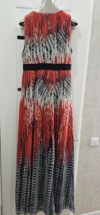 Продам стильное платье-сарафан в пол