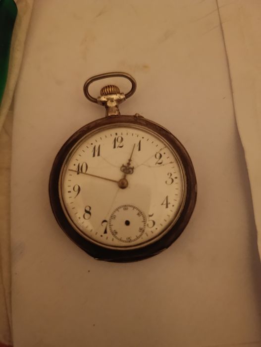 Швейцарски сребърен часовник