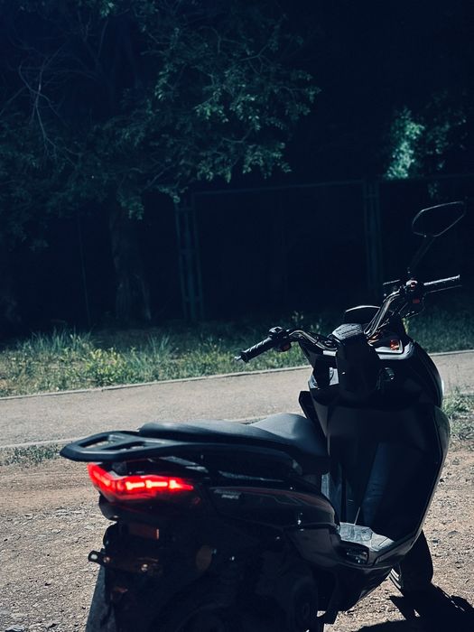 Скутер Maxi 180cc