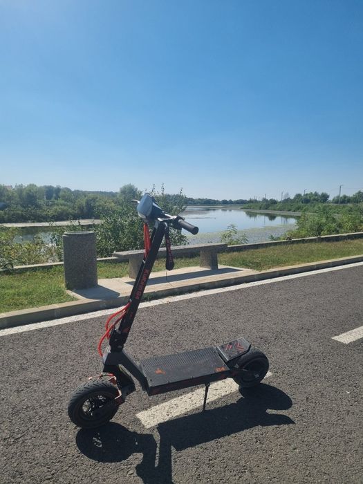 Trotineta Kukirin G4 2025