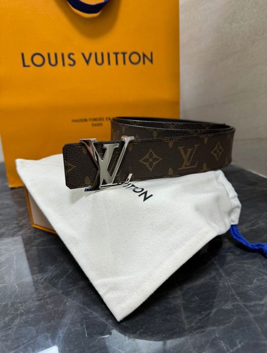 Curea 100% originala Louis Vuitton Initiales 40mm Reversible M9821