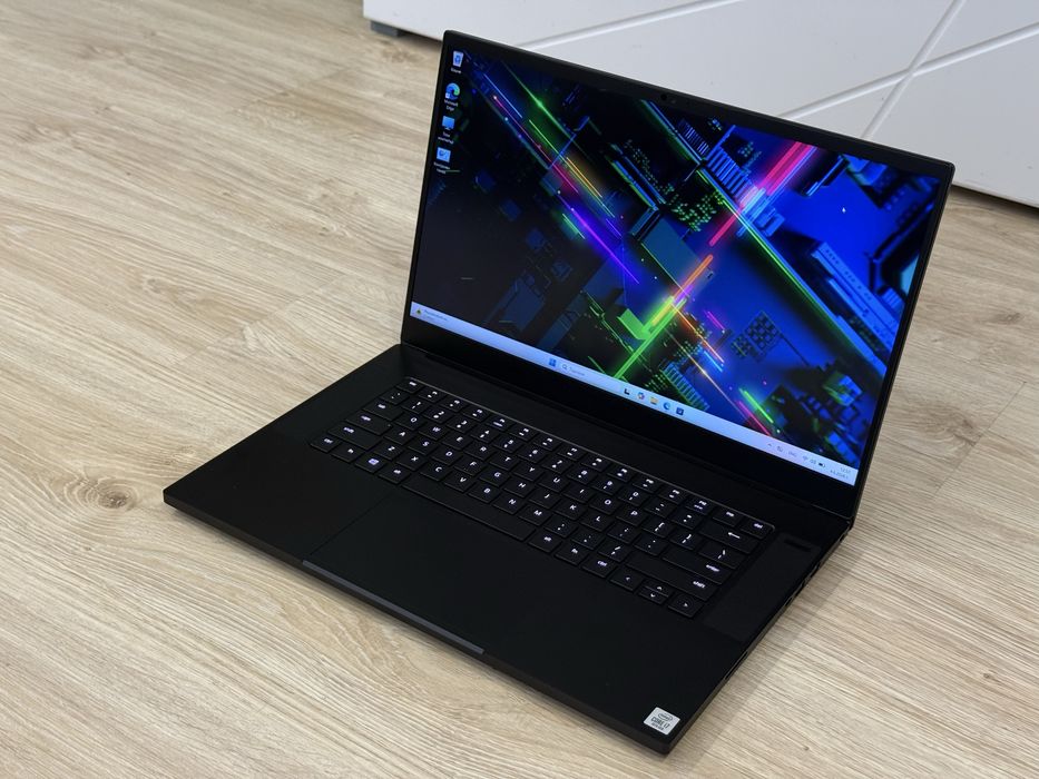 15.6’Full HD IPS 300Hz/RTX 2080 Super 8GB/I7-10875H/Razer Blade Advanced 15/32GB DDR4/1TB SSD