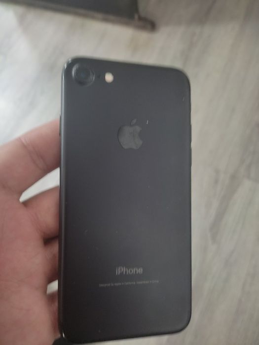 Продаётся iPhone 7