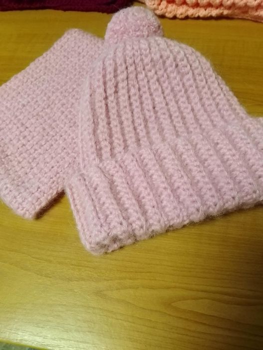 Шапка с шал ,зимна ръчна изработка