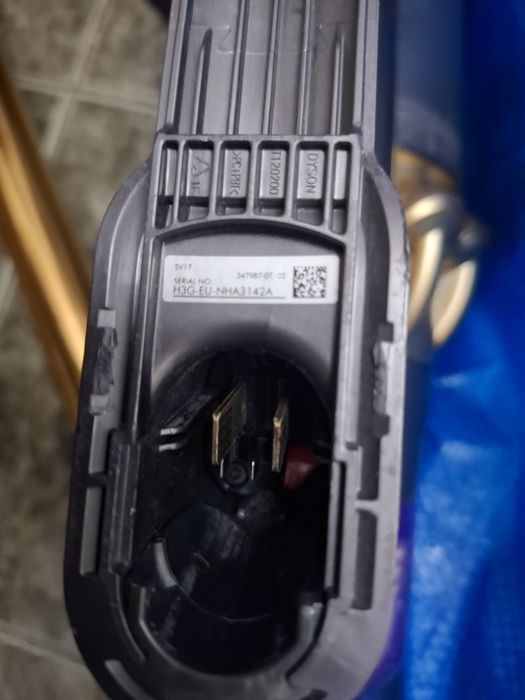 Vand dyson v11 perfect funcțional