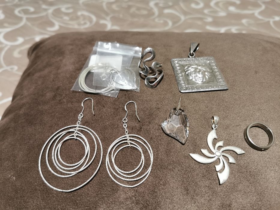 Сребърни бижута различни видове