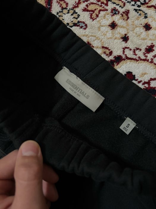 Продам штаны Essentials