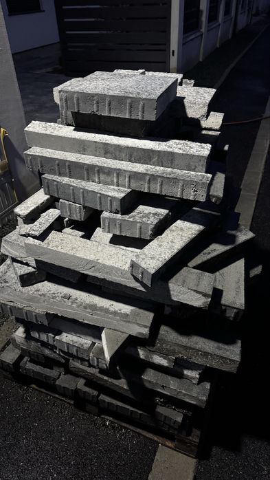 Bucati de dale peste 1000kg