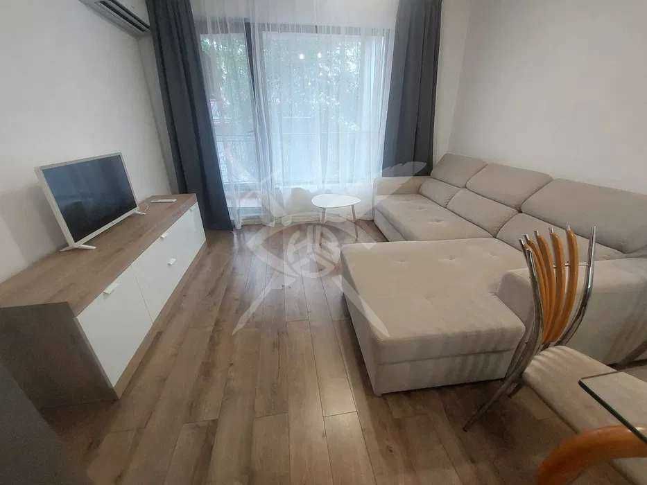 Дава се под наем Двустаен апартамент в Пловдив, Център - 65 кв.м за 628.32 € - Снимка #1