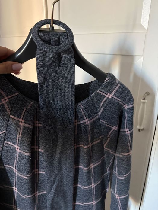 Офис сива рокля с колан